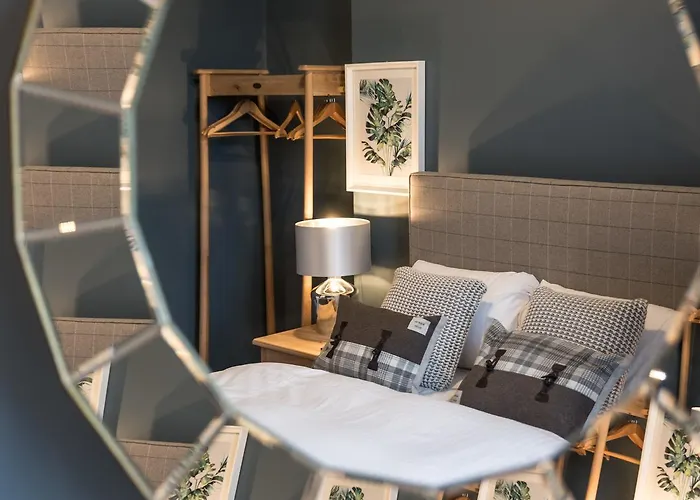 Summerfield Pub & Boutique Rooms London